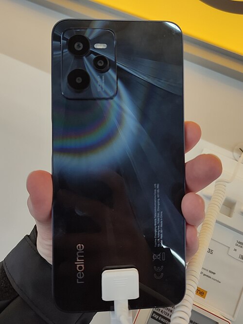realme C35